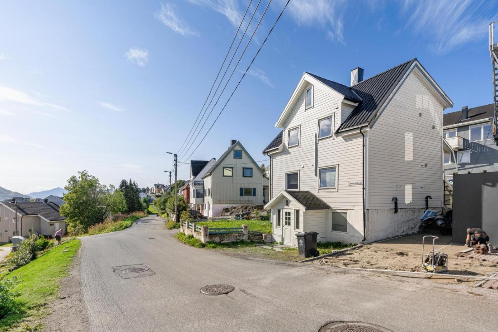 Room In Cozy Apartment 7 Min Walk From The City Center Tromsø Kültér fotó